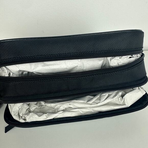 NWT Penguin Mens Faux Leather Zip Top Closure Portable Handle Black Travel Kit - Picture 3 of 4